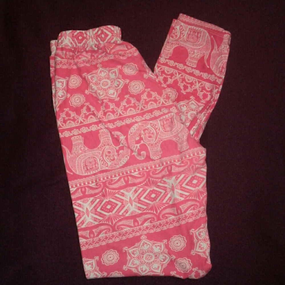 Pink leggings with elephants